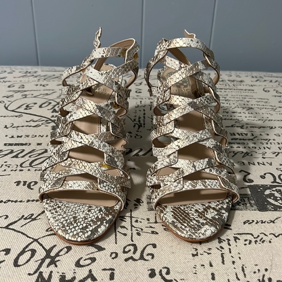 Vince Camuto sandals - Picture 2 of 13